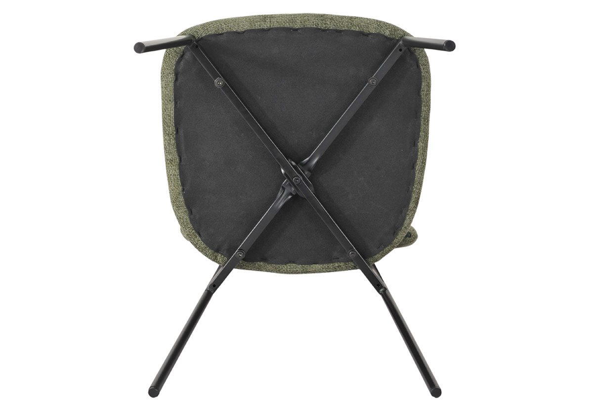 Η στιβαρή κατασκευή της καρέκλας μαζί με τα μεταλλικά ποδαράκια της.